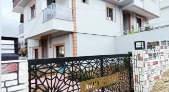 AKDOĞAN`DAN SARNIÇ TA SATILIK VİLLA